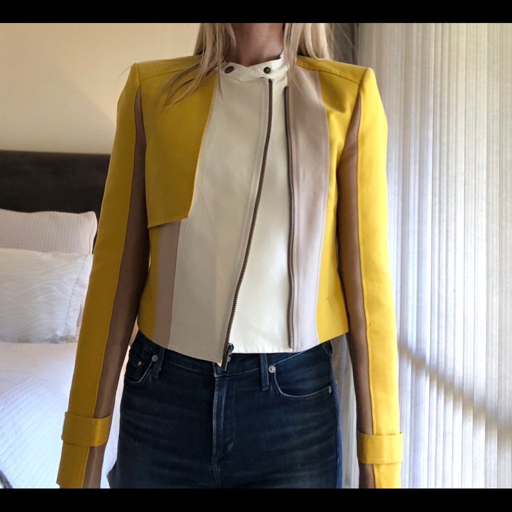 BCBG NWOT cropped jacket